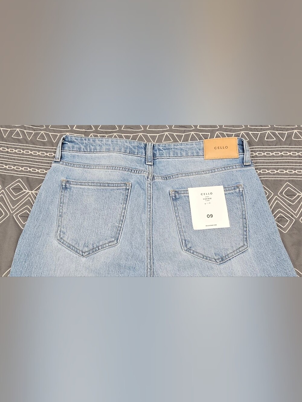 Cello High Waisted Flare Style Jeans Size 9 - Picture 4 of 8